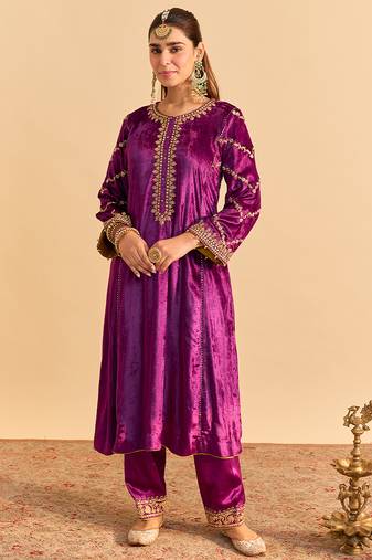 Purple embroidered velvet kurta set with dupatta