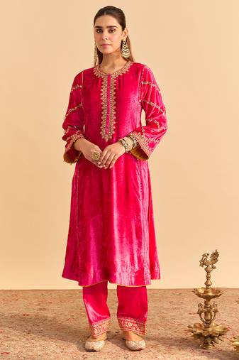 Pink embroidered velvet kurta set