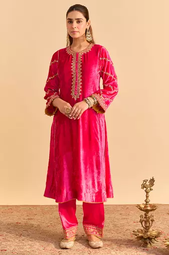 Pink embroidered velvet kurta set with dupatta