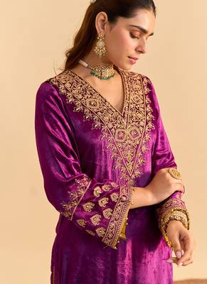 Purple embroidered velvet kurta set 2