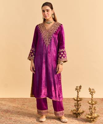 Purple embroidered velvet kurta set 3