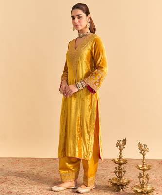 Yellow embroidered velvet kurta set with dupatta 2