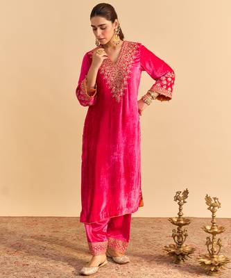 Pink embroidered velvet kurta set with dupatta 3