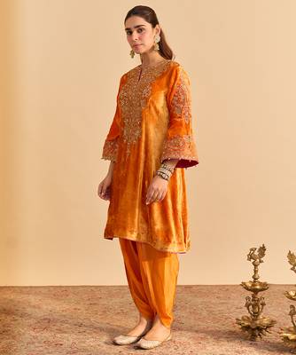 Orange embroidered velvet kurta set 2