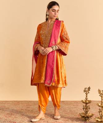 Orange embroidered velvet kurta set with dupatta 1