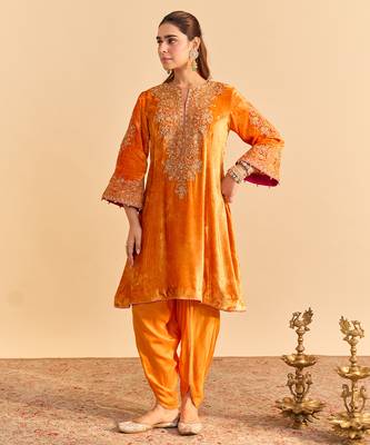 Orange embroidered velvet kurta set with dupatta 4
