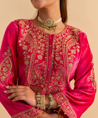 Pink embroidered velvet sharara set with dupatta 5