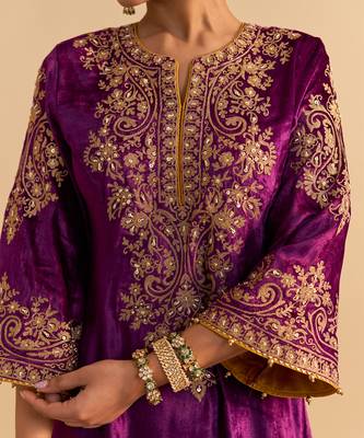 Purple embroidered velvet kurta set 4