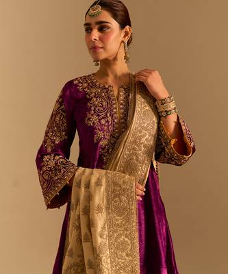 Purple embroidered velvet kurta set with dupatta 5
