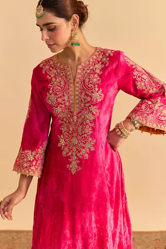Pink embroidered velvet kurta set