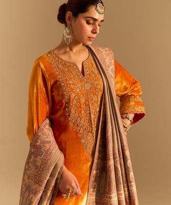 Orange embroidered velvet kurta set 2