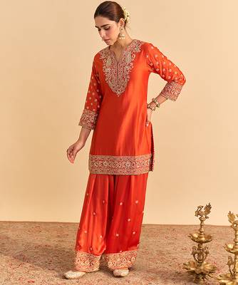 Orange embroidered silk kurta set with dupatta 3