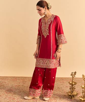 Red embroidered silk kurta set with dupatta 3