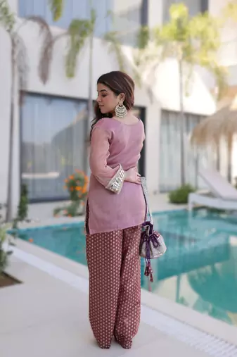 pink jacquard top with pant & batwa