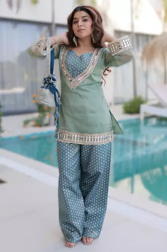 Sky blue jacquard top with pant & batwa