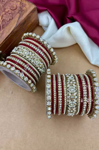 traditional bridal punjabi chuda with antique kundan work