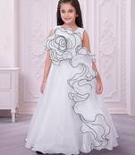 white organza party gown with sleeveless style