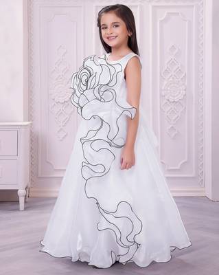white organza party gown with sleeveless style 4