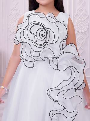 white organza party gown with sleeveless style 5