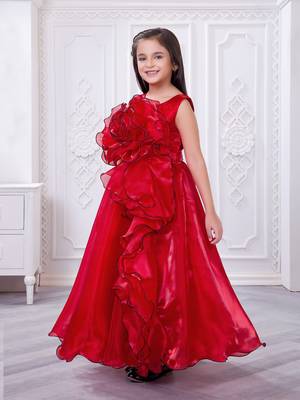 red organza gown with sleeveless style 3