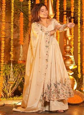 Off white silk embroidered Anarkali suit 3