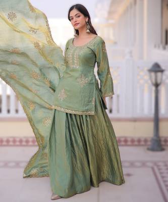 Parrot green velvet embroidered top pant and dupatta 3
