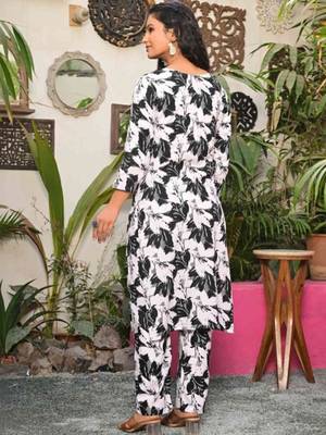 white cotton kurta set with floral printed design 2