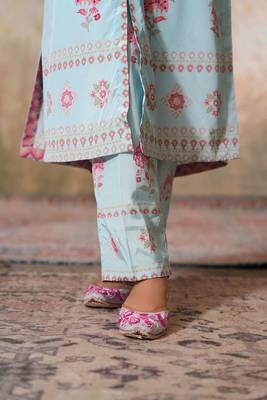 Blue printed crepe kurta set 5