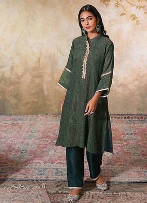 Green embroidered tissue kurta set 3