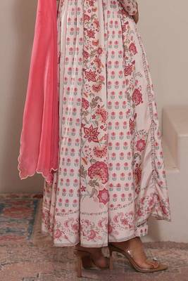 White printed crepe anarkali set with dupatta 5