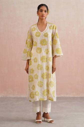 White embroidered chanderi kurta set with dupatta