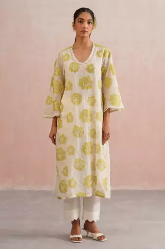 White embroidered chanderi kurta set with dupatta