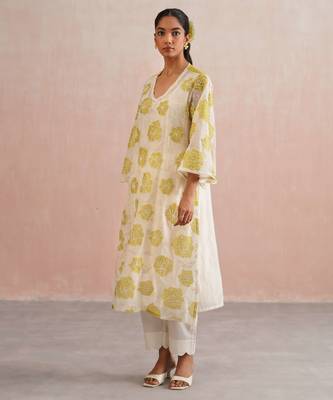 White embroidered chanderi kurta set with dupatta 2