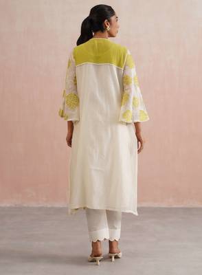 White embroidered chanderi kurta set with dupatta 3