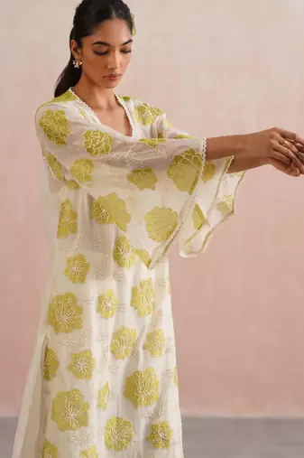 White embroidered chanderi kurta set with dupatta