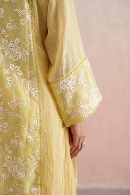 Yellow embroidered chanderi kurta set with dupatta 3