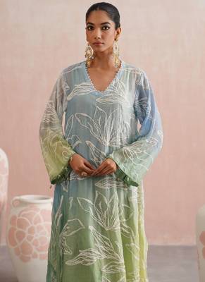 Multicolor embroidered chanderi kurta set with dupatta 3