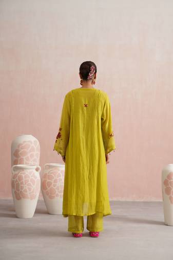 Yellow embroidered chanderi kurta set with dupatta