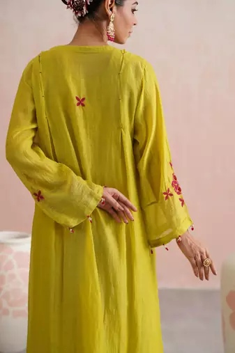 Yellow embroidered chanderi kurta set with dupatta
