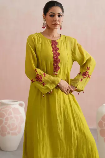 Yellow embroidered chanderi kurta set with dupatta