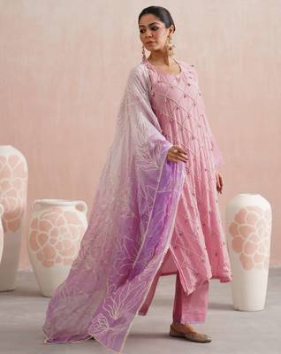 Pink embroidered chanderi kurta set with dupatta 2