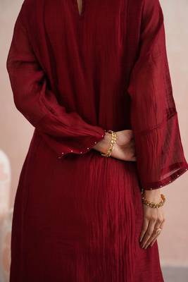 Maroon embroidered chanderi kurta set with dupatta 3