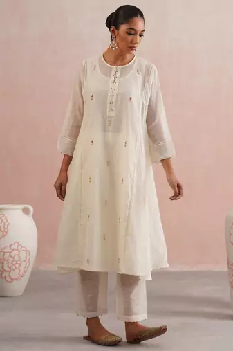 White embroidered chanderi kurta set with dupatta