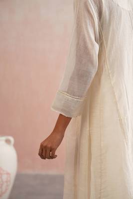 White embroidered chanderi kurta set with dupatta 3