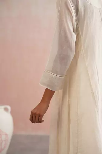 White embroidered chanderi kurta set with dupatta