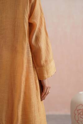 Peach embroidered chanderi kurta set with dupatta 3