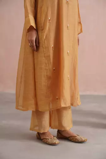 Peach embroidered chanderi kurta set with dupatta