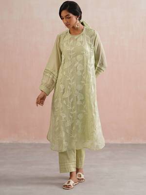 Green embroidered chanderi kurta set 1
