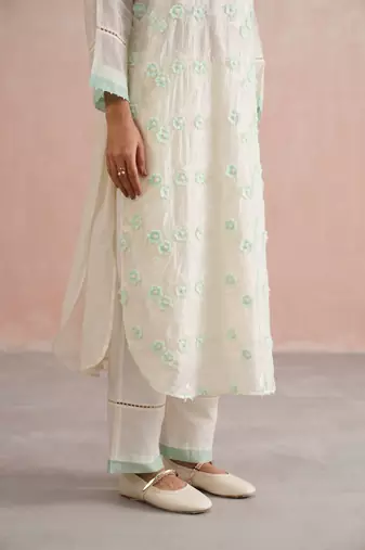 White embroidered chanderi kurta set