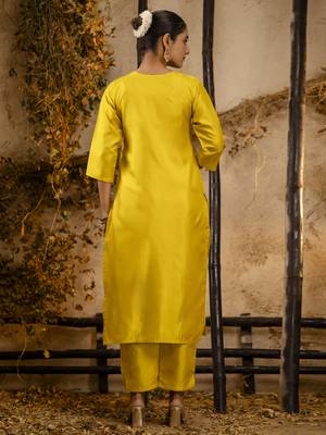 yellow silk blend kurta set with green dupatta 2